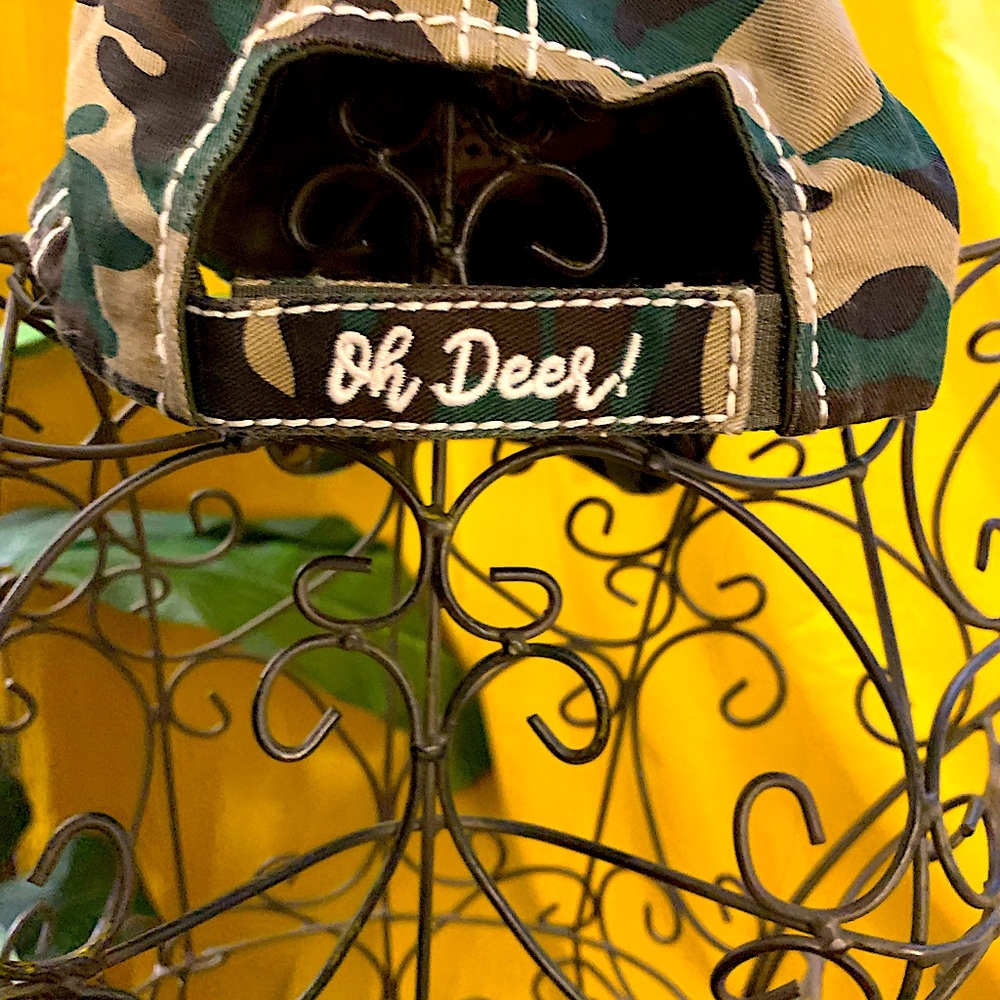 Holiday trucker hat🎁🎄 - Picture 4 of 4